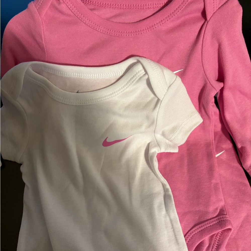 Nike Kids Short Sleeve Tees in Pink and White